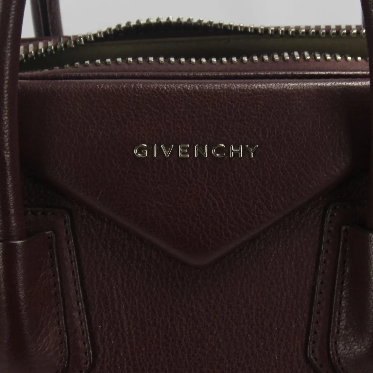 Antigona Medium Bag