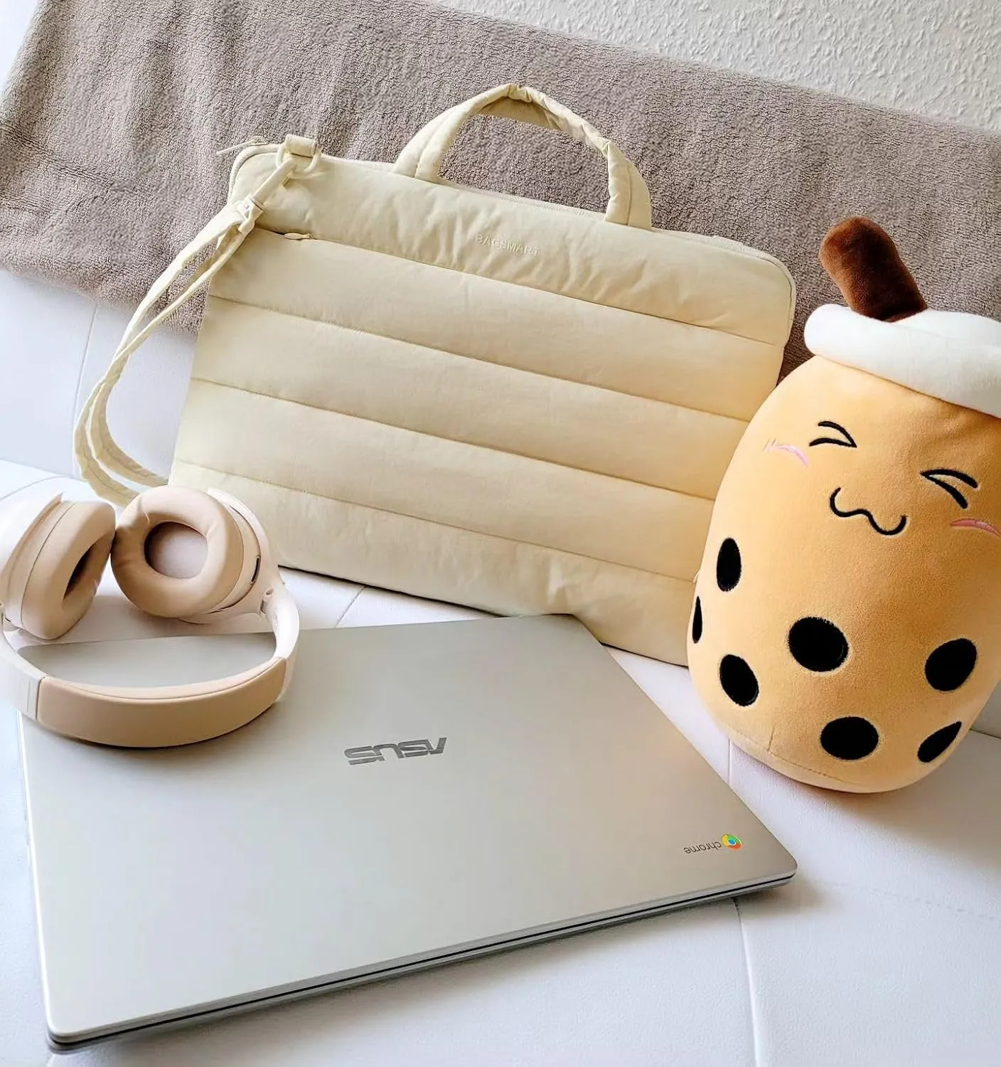 BAGSMART 15-16 inchLaptop Sleeve Bag with Strap, Puffy Padded Laptop Case with Pocket, Portable Macbook Air/Pro 15 inch Case for Women, Repellent Protective Sleeve Fitted with Dell, HP, Beige