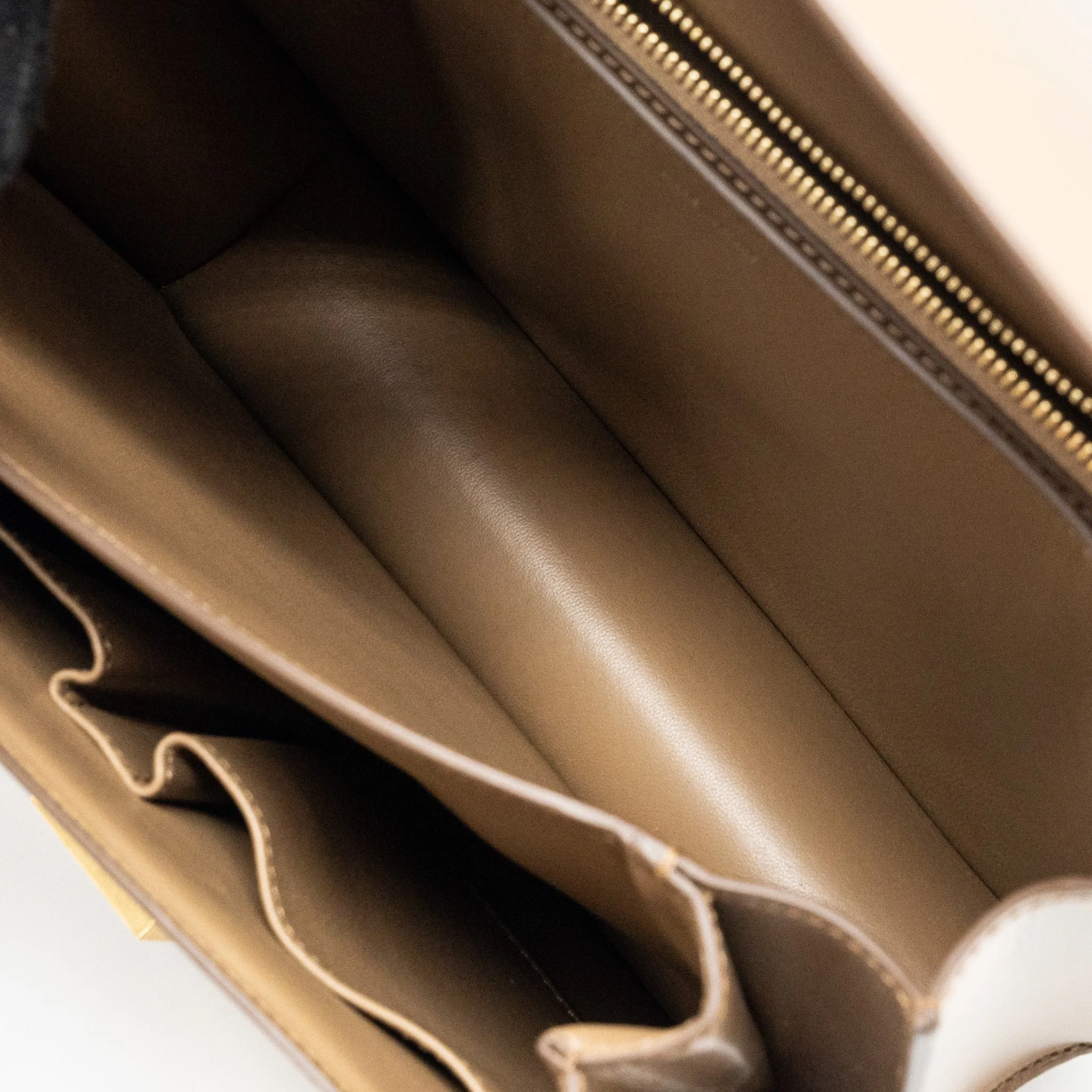 Celine medium classic box bag Calfskin Beige